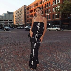 Miss Lola set
